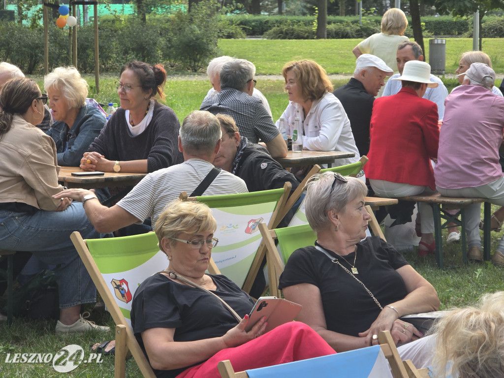 Potańcówka pod chmurką w Lesznie