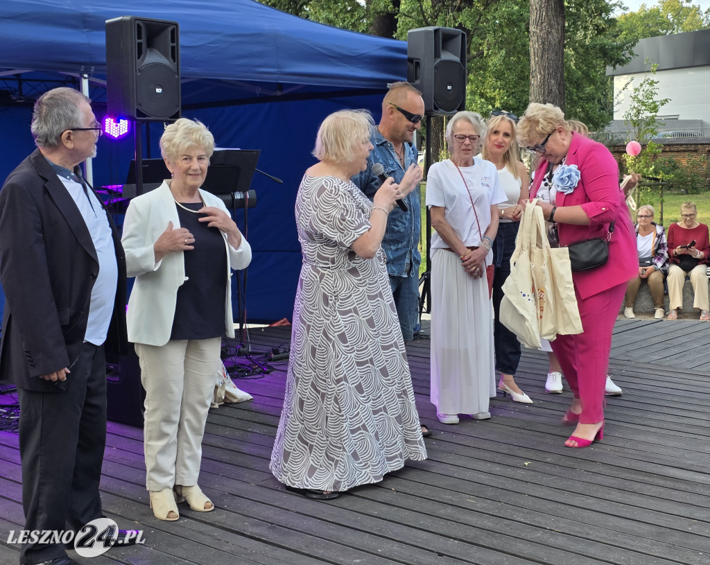 Potańcówka pod chmurką w Lesznie