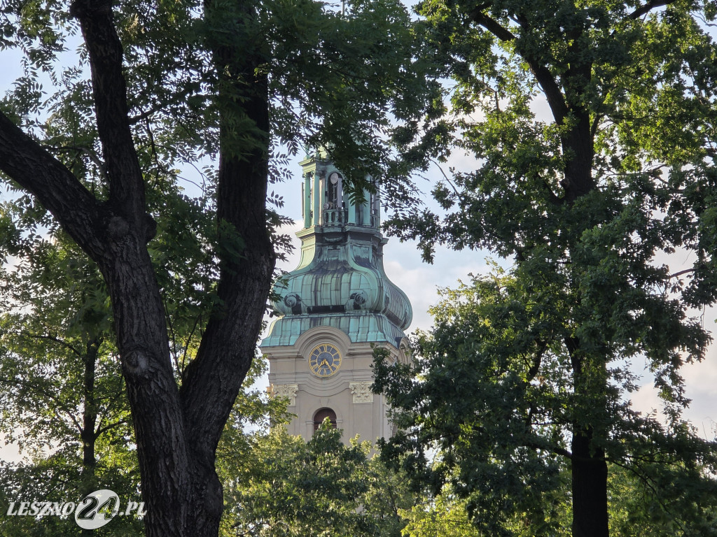 Potańcówka pod chmurką w Lesznie