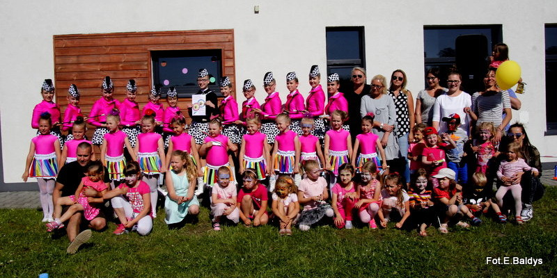 Dzień Dziecka z Mażoretkami (zdjęcia)