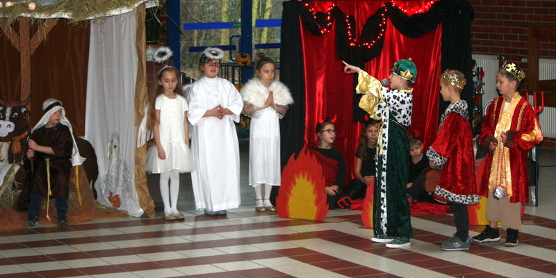 Nietypowe Jasełka w SP 13 (zdjęcia)