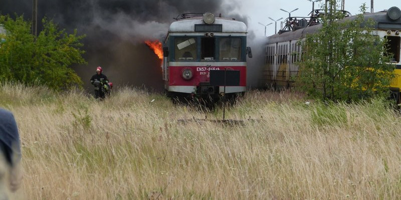 Pożar na bocznicy kolejowej (zdjęcia)