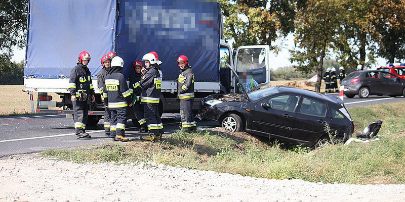 Ciężarówką w auto z 5-osobową rodziną (zdjęcia!!!)