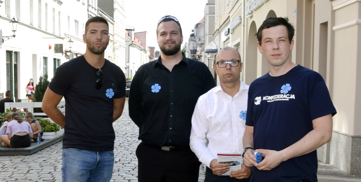 Kwiaty Wołynia w 80. rocznicę nieludzkiej zbrodni