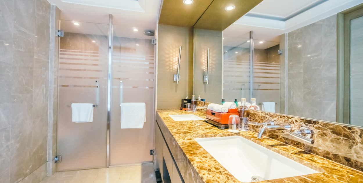 Jakie oświetlenie wybrać do kabiny prysznicowej?