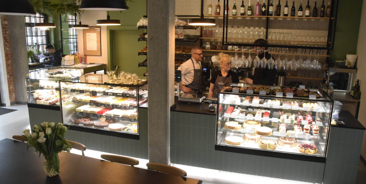 Cukiernia Nowaczyński otworzyła kawiarnię. Oferuje śniadania, słodkości i tapas 