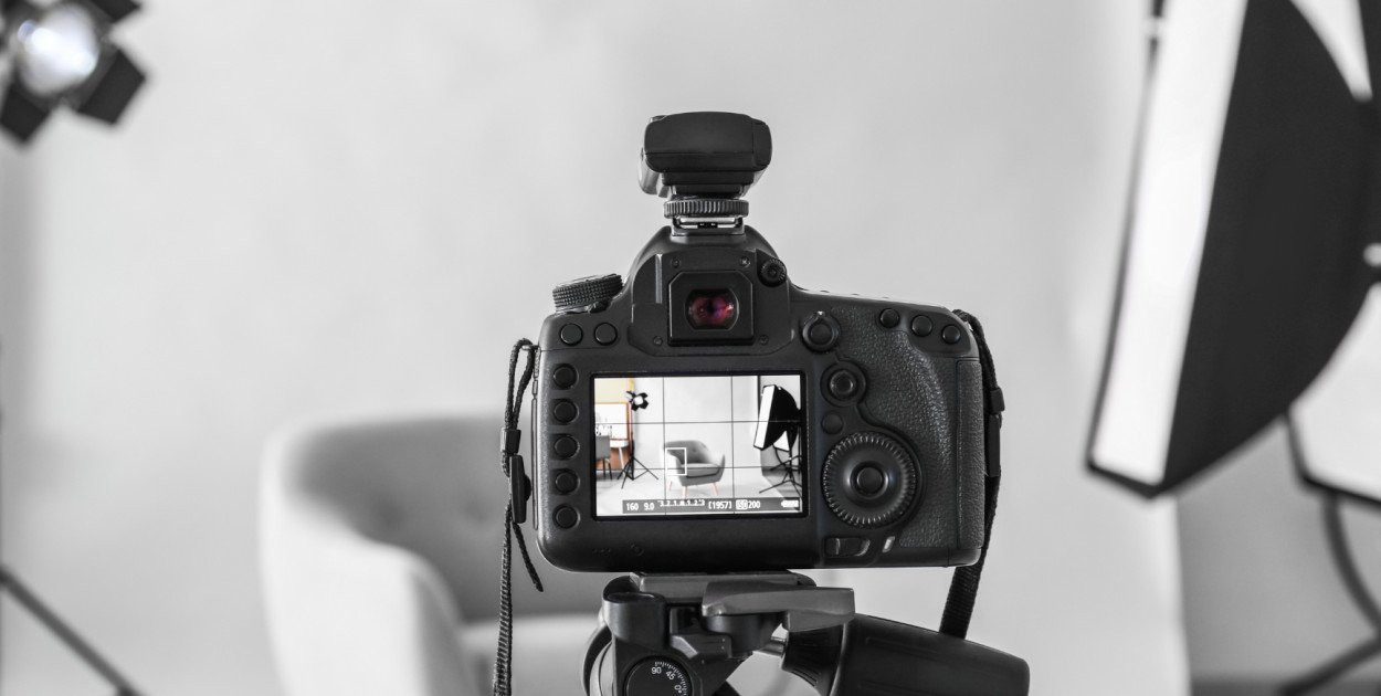 Białe tło fotograficzne a reklama produktów. Oto połączenie skazane na sukces