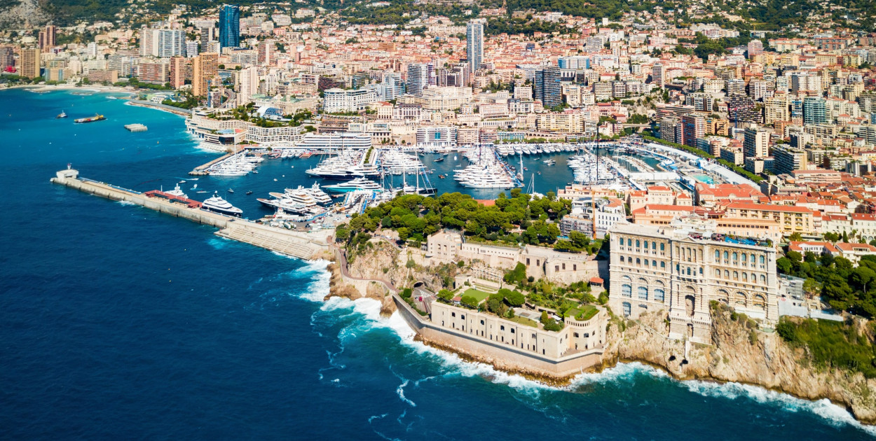 Z czego słynie Monte Carlo - najpopularniejsza dzielnica Monako? Sprawdzamy