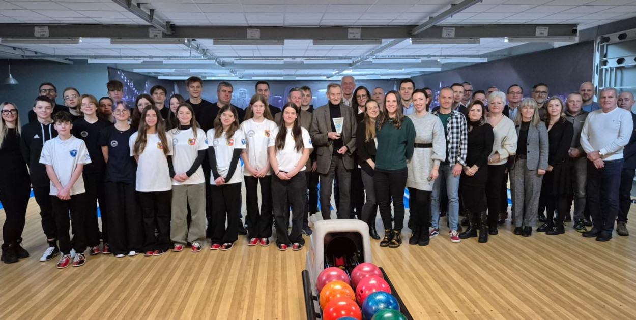 Klub pływacki w Lesznie świętował swoje 30-lecie (zdjęcia)