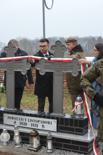 Odsłonięcie pomnika powstańców w Oporowie-7001