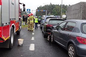 Zderzenie 4 aut na Al. Konstytucji 3 Maja w Lesznie-9605