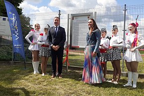 Odsłonięcie tablicy na leszczyńskim stadionie-10692