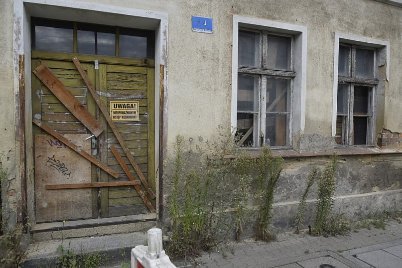 Niebezpieczne kamienice w centrum Leszna