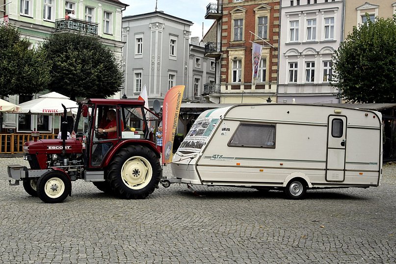 Traktory z Czech zawitały na Rynek w Lesznie