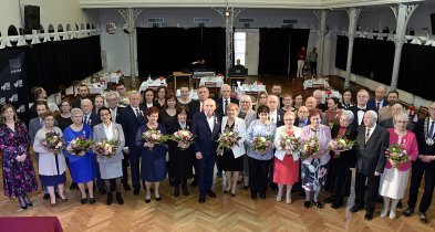 Medale, kwiaty i koncert dla małżeńskich jubilatów z Leszna (zdjęcia)-64400