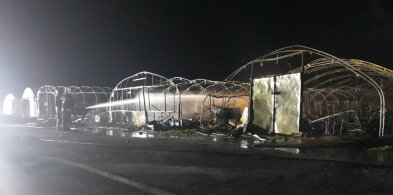 Wielki pożar w Czaczu. Spłonęły hale z towarem (zdjęcia)-65250