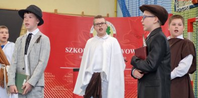 Ważny dzień dla uczniów i pracowników Szkoły Podstawowej w Dąbczu (zdjęcia)-65403