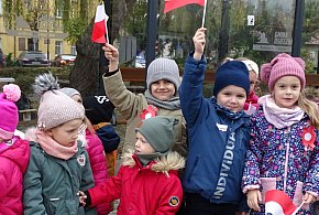 700 osób zatańczyło Poloneza na Rynku w Osiecznej (zdjęcia, film) -70576