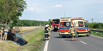 Dachowanie osobówki po zderzeniu z ciężarówką (zdjęcia) -74928