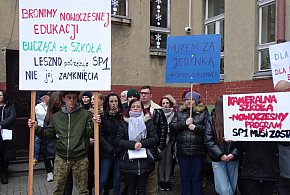 Likwidacja SP nr 1 w Lesznie. Będą mediacje rodziców z prezydentem -75028