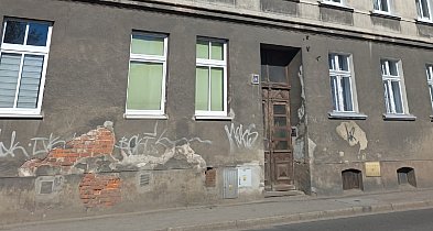 Miasto wynajmie ci mieszkanie, ale sam musisz je wyremontować (zdjęcia)-75017
