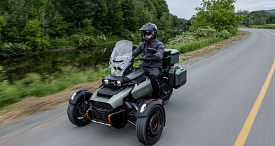 Trójkołowe maszyny Can-Am - rewolucja na trzech kołach, która...-75374