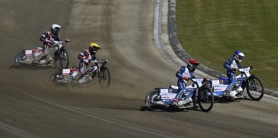 Zwycięstwo przypieczętowali dopiero w 15. biegu (zdjęcia)-75465