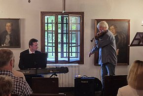 Wojciech Czemplik wydał płytę i zagrał na skrzypcach sprzed 300 lat-75783