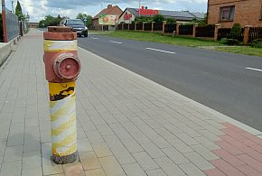 Hydrant stoi na środku ścieżki pieszo-rowerowej! -75880