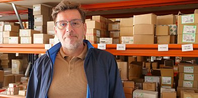 Na magazynach mają tego miliony, ale... Nie dzielą ludzi na ważnych i mniej ważnyc-75934