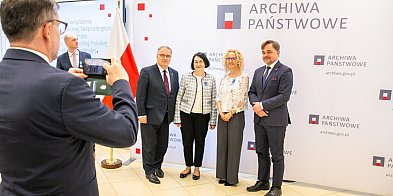 Prezydent RP docenił pracownicę archiwum w Lesznie -75908