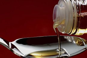 Popularny syrop na kaszel wycofany. Lepiej nie ryzykuj i sprawdź etykietę-75959