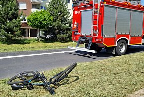 Nastoletni rowerzysta potrącony przez auto (zdjęcia)-76027