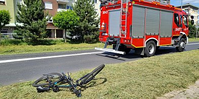Nastoletni rowerzysta potrącony przez auto (zdjęcia)-76027