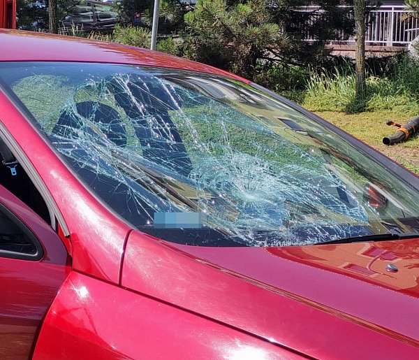 Nastoletni rowerzysta potrącony przez auto (zdjęcia)-76027