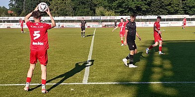 Koniec sezonu dla piłkarzy Polonii Leszno. Wygrali, ale niedosyt pozostał-76042