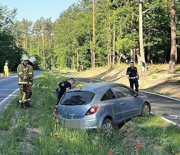 Dachował oplem, był pod wpływem alkoholu. Odpowie przed sądem (zdjęcia)-76212
