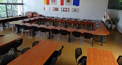 Remonty w Urzędzie Miasta Leszna. Mają kosztować milion złotych -76316