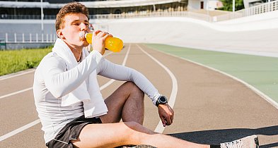 Co pijesz po treningu? To ma większe znaczenie, niż myślisz-76371