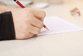 To zaważy na przyjęciu do szkoły średniej. Uczniowie już liczą punkty-76611