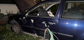 Po pijaku staranował dwa auta i ogrodzenie (zdjęcia)
