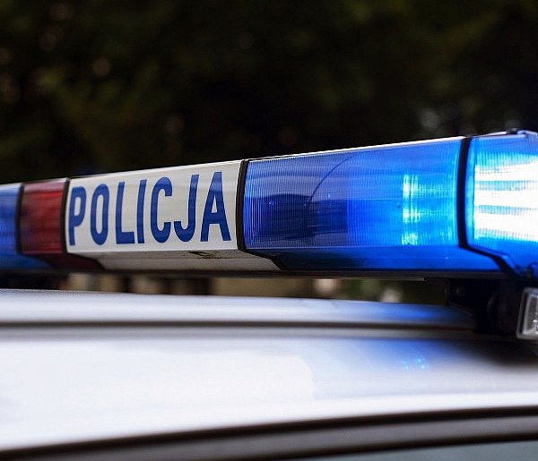 Pędził przez wieś, to ma! Teraz chodzi pieszo, a z konta ubyło mu 1500 zł-76719