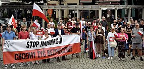 Antyimigrancka pikieta także w Lesznie (zdjęcia)