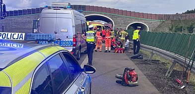 Groźny wypadek na ekspresówce. 71-latek zasnął za kierownicą (zdjęcia)-77081