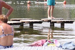Trzy promile ojca na plaży. Były z nim małe dzieci. Sprawa trafi do sądu-77596