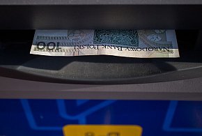 Nowy cennik usług bankowych. Klienci zapłacą więcej już od listopada-77610