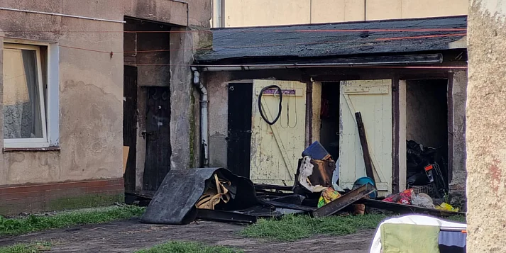 Celowe podpalenie lokatorskiej komórki. Policja ma już podejrzanego (zdjęcia)