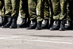Wezwania trafią do tysięcy Polaków. Kto musi szykować się na komisję?-77920