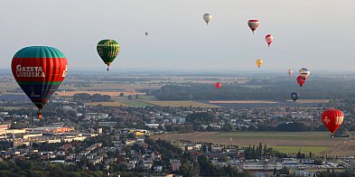 Balonowy puchar został w Lesznie. Znamy triumfatorów podniebnej rywalizacji-78069