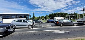 Zderzenie trzech aut na Alejach (zdjęcia